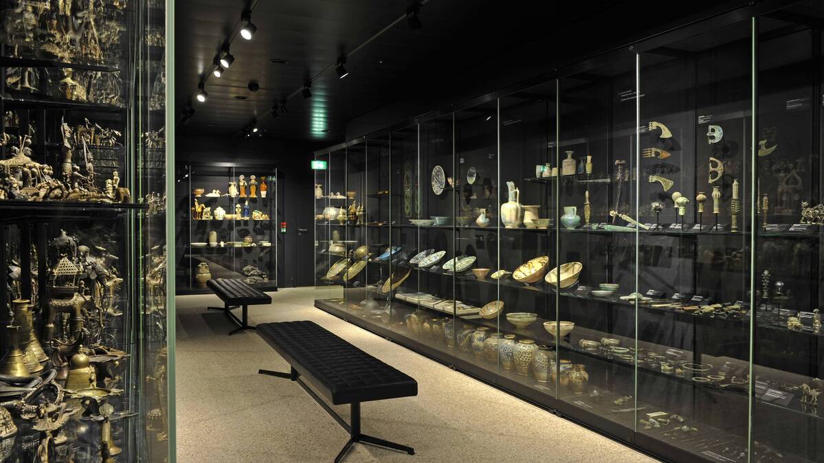 Vorraum Schaudepot, Vitrinen in staubdichter Ausführung | © Museum Rietberg