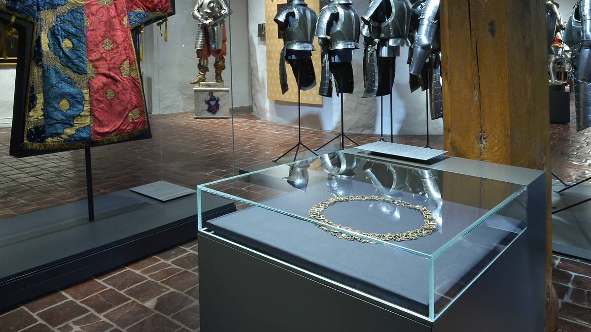 Wandhängevitrinen und freistehende Vitrinen, Museum Altes Zeughaus Solothurn | © Nicole Hänni, Museum Altes Zeughaus